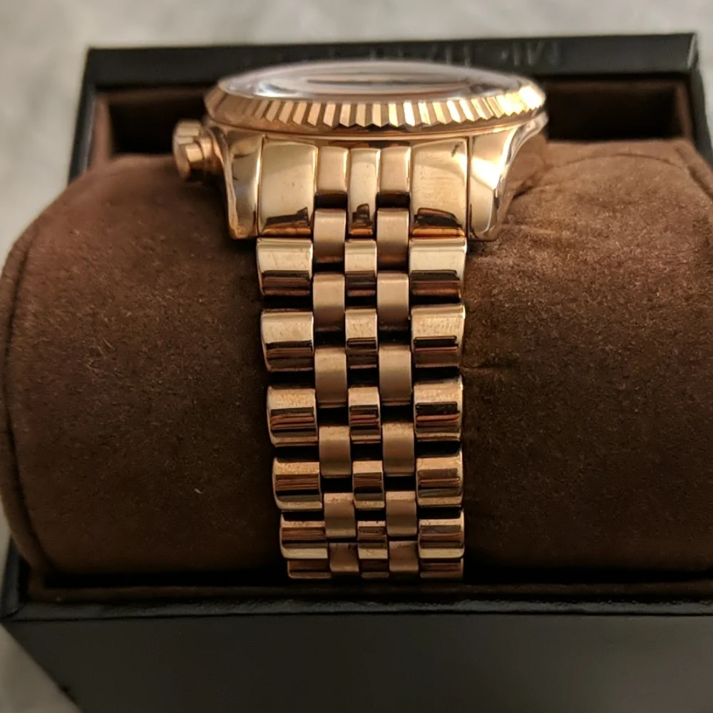 MICHAEL KORS ROSE GOLD TONED WATCH